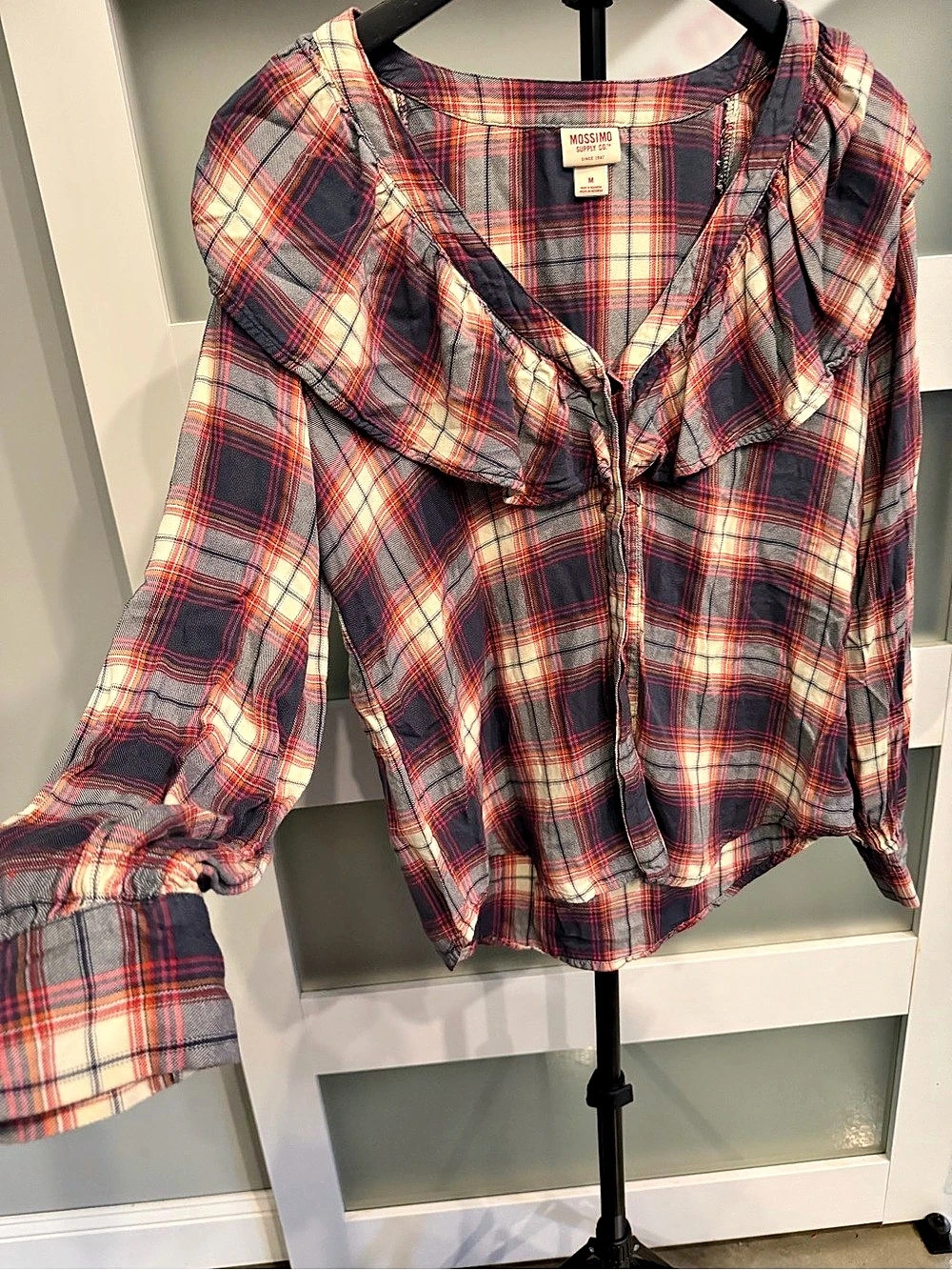 Women’s fall Mossimo Plaid Ruffle Blouse in Blue & Red Size Medium Like New